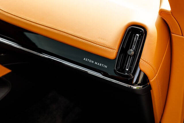 2025 Aston Martin DBX 707