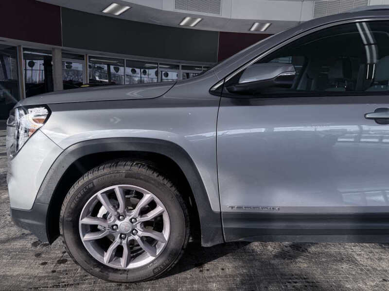 2023 GMC Terrain SLT