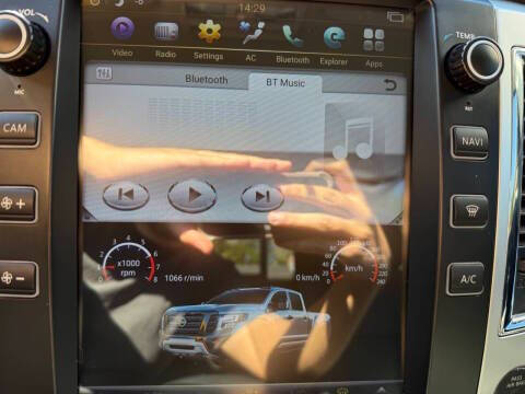 2017 Nissan Titan SV