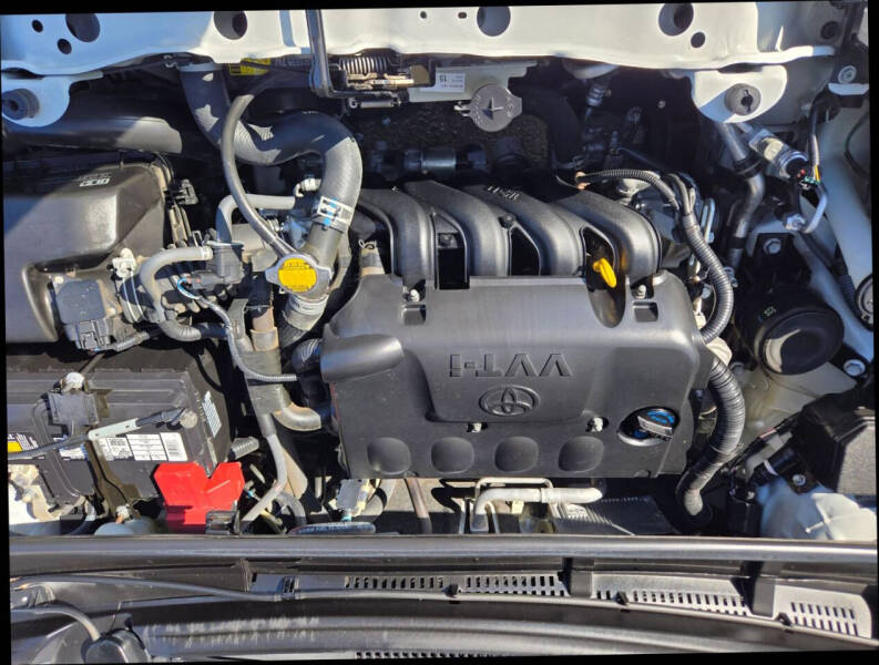 2016 Toyota Yaris 5-Door SE