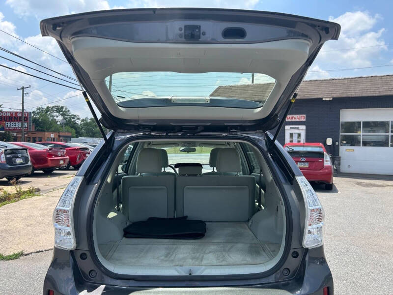 2013 Toyota Prius v Three