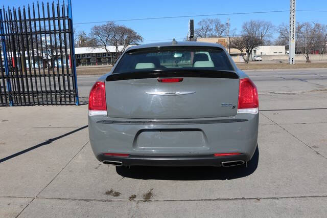 2017 Chrysler 300 S