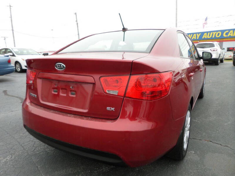 2012 Kia Forte EX photo 8