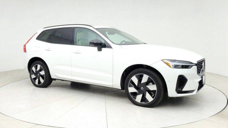 2024 Volvo XC60 Recharge T8 Plus Dark Theme
