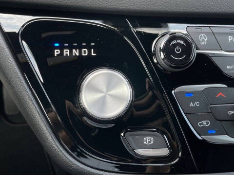 2027 Chrysler Pacifica LX