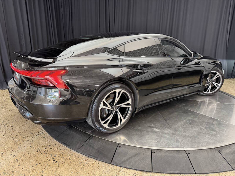 2023 Audi e-tron GT quattro Premium Plus