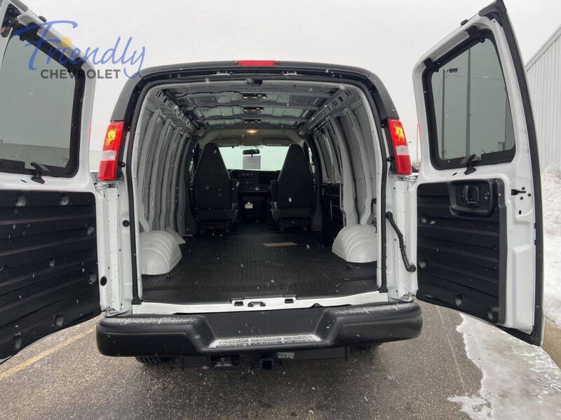 2025 Chevrolet Express 3500