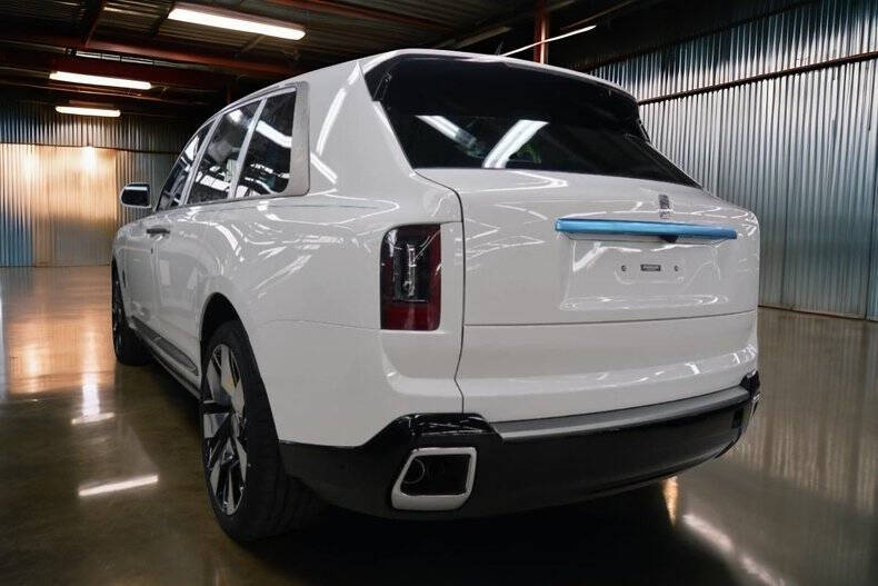 2026 Rolls-Royce Cullinan Series II Silver Badg