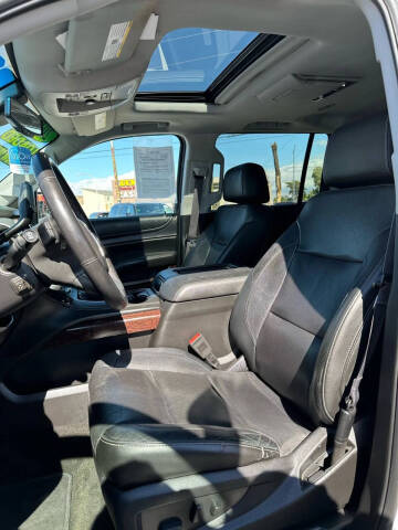 2017 GMC Yukon XL SLT