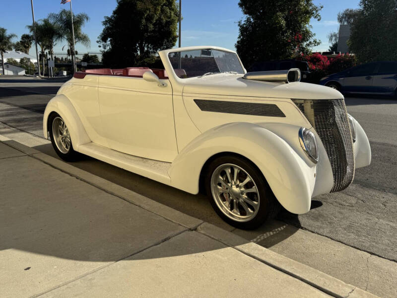 1937 Ford Cabriolet