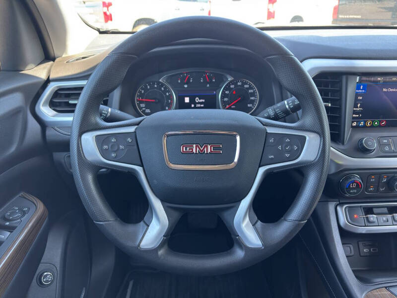 2023 GMC Acadia SLE