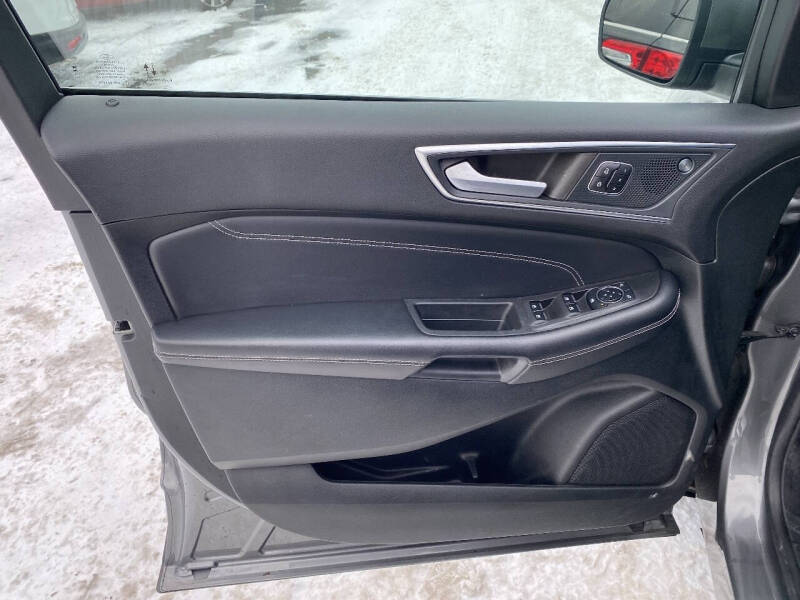 2023 Ford Edge Titanium