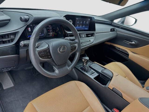 2022 Lexus ES 300h