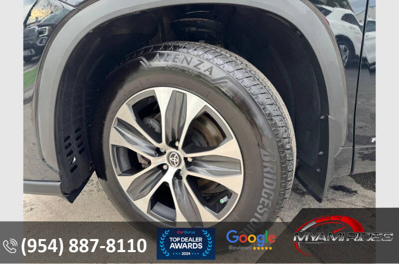 2023 Toyota Highlander Hybrid XLE