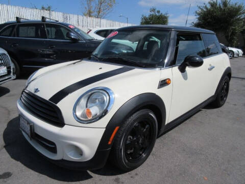 2011 MINI Cooper for sale at TRAX AUTO WHOLESALE in San Mateo CA