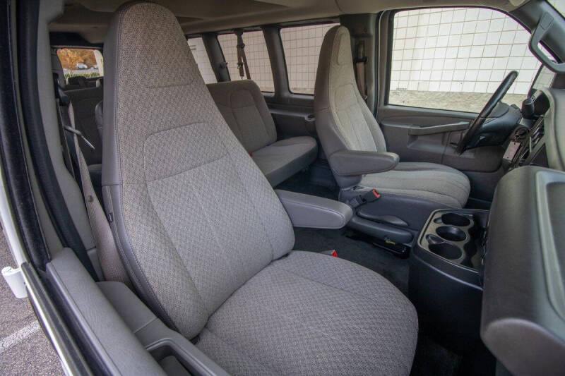 2017 Chevrolet Express LT 3500