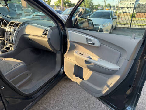 2011 Chevrolet Traverse LS