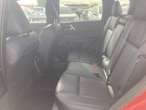 2025 Mitsubishi Outlander PHEV SEL