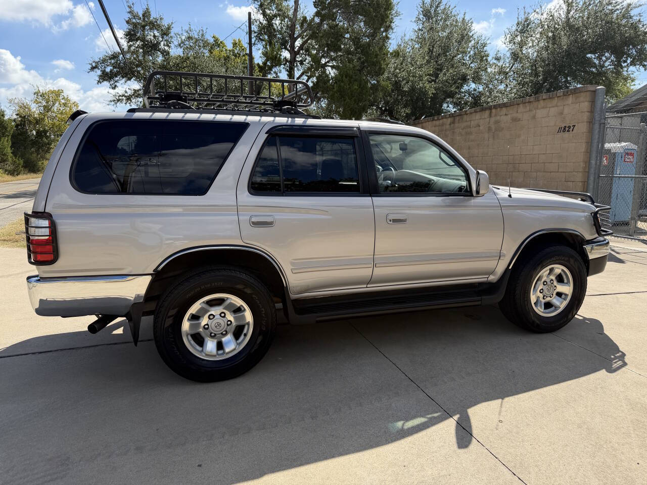 Used Car 2000 Toyota 4runner  Sr5 4dr Suv For Sale Under $10,000 In Austin, Texas