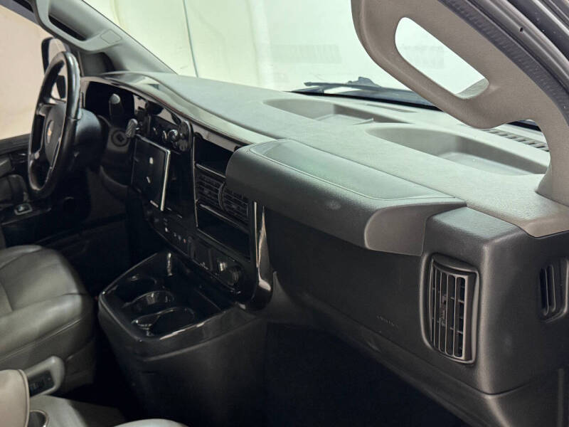 2017 Chevrolet Express 2500