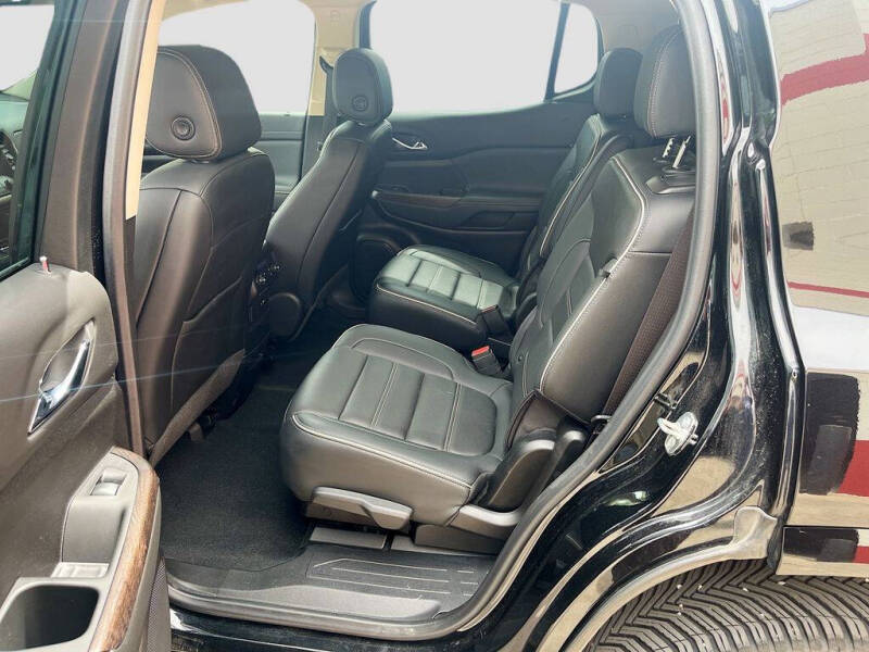 2022 GMC Acadia Denali