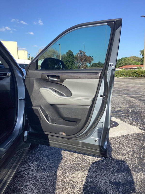 2023 Toyota Highlander Platinum