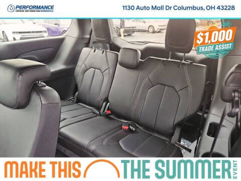 2026 Chrysler Pacifica Select