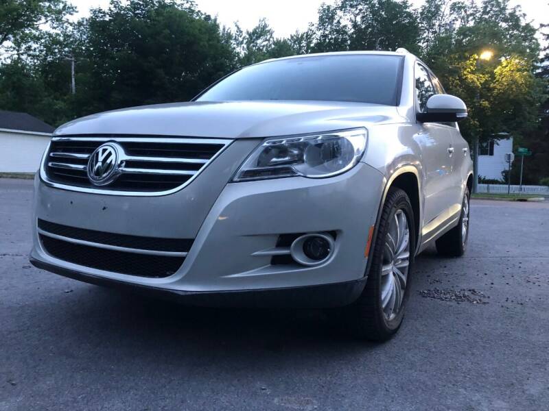 2010 Volkswagen Tiguan for sale at Apple Auto Sales Inc in Camillus NY