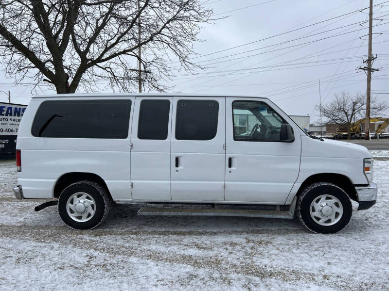 2013 Ford E-Series E-350 SD XL
