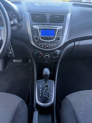 2013 Hyundai Accent GS