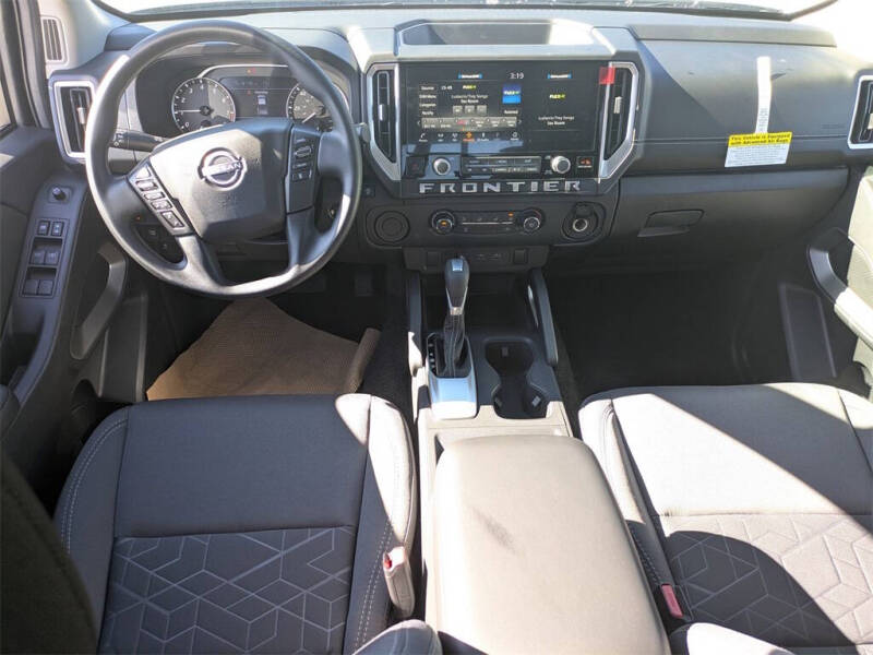 2026 Nissan Frontier SV