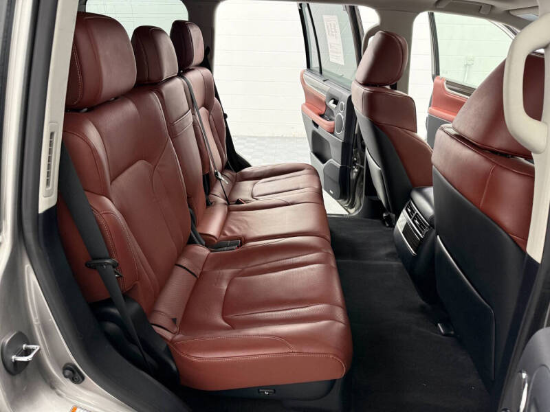 2019 Lexus LX 570 Three-Row