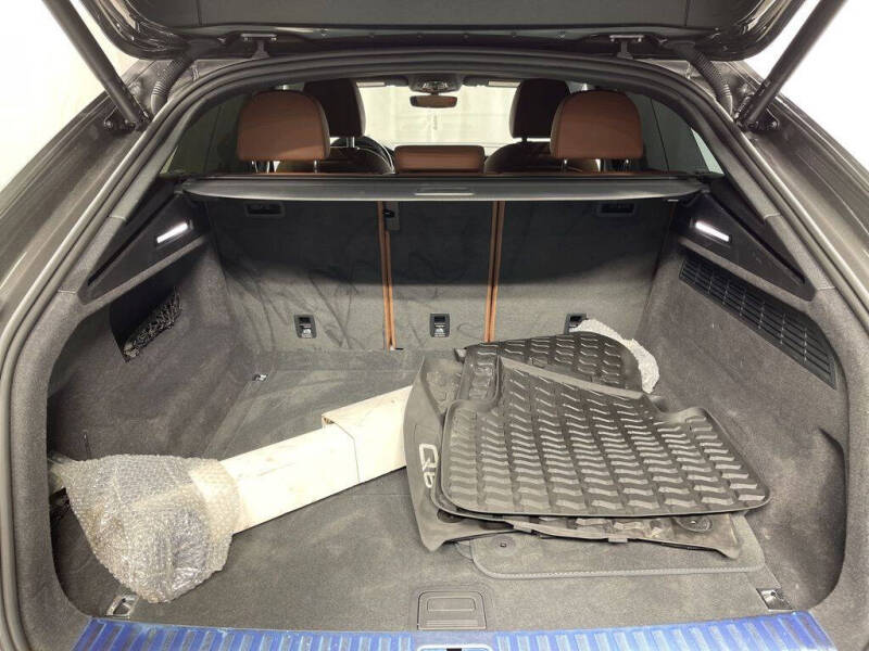 2022 Audi Q8 quattro Premium Plus 55 TFSI