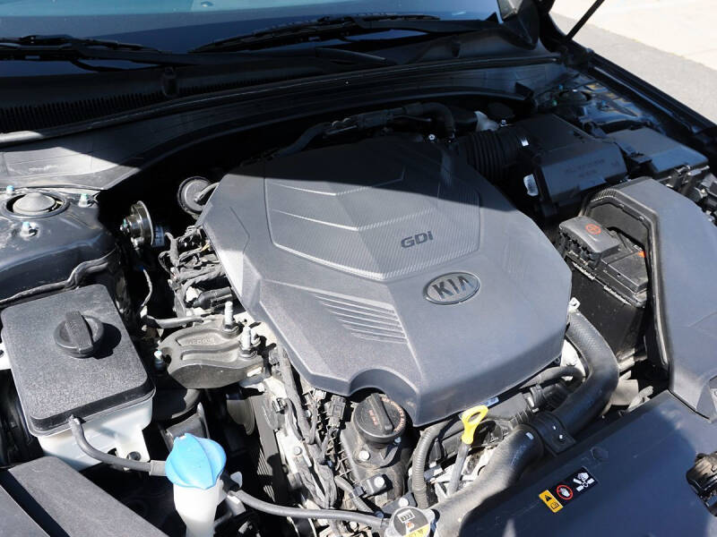 2017 Kia Cadenza Limited