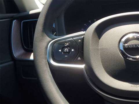 2023 Volvo XC60 B5 Plus Dark Theme