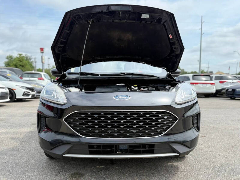 2020 Ford Escape SE