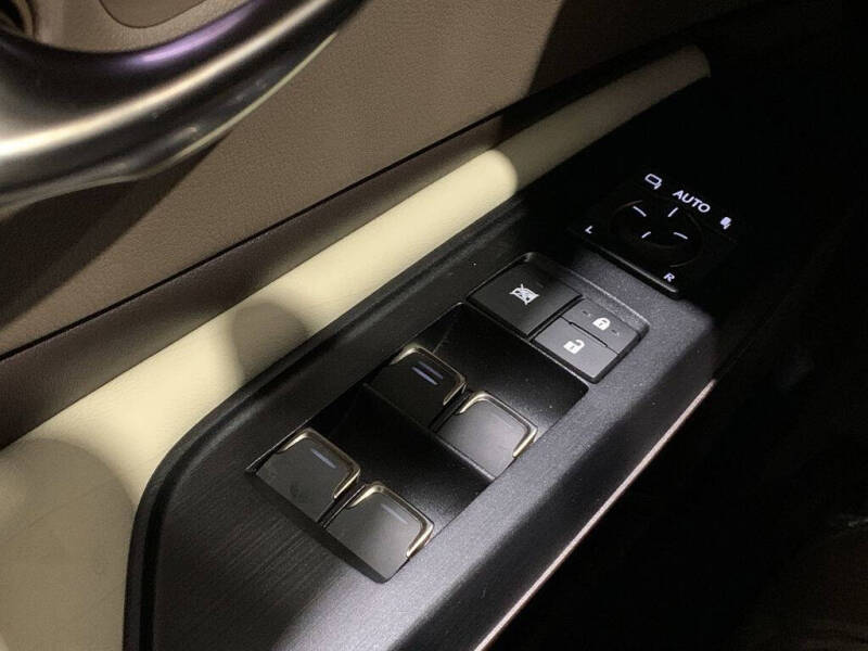 2021 Lexus ES 300h Ultra Luxury