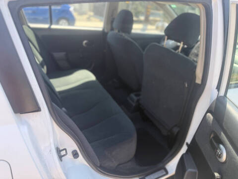2011 Nissan Versa 1.8 S