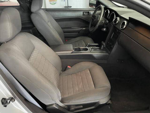 2006 Ford Mustang GT Deluxe