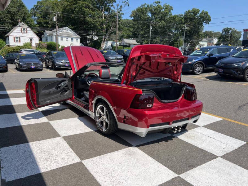 2004 Ford Mustang GT Deluxe