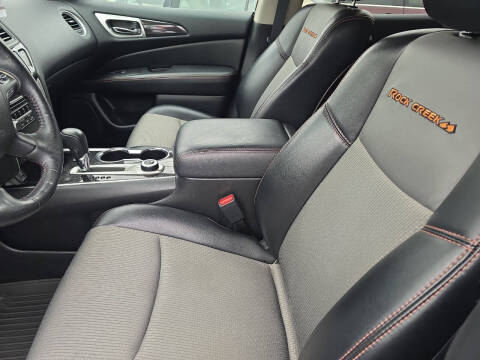 2019 Nissan Pathfinder SV