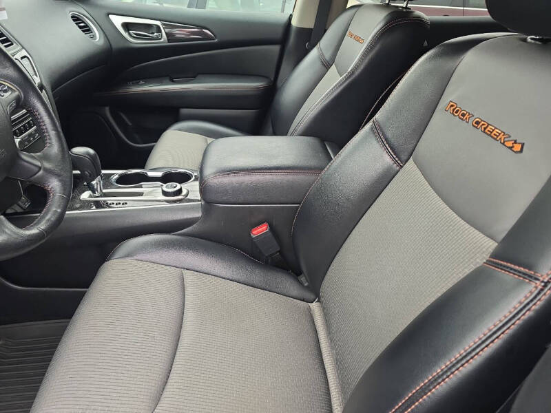 2019 Nissan Pathfinder SV