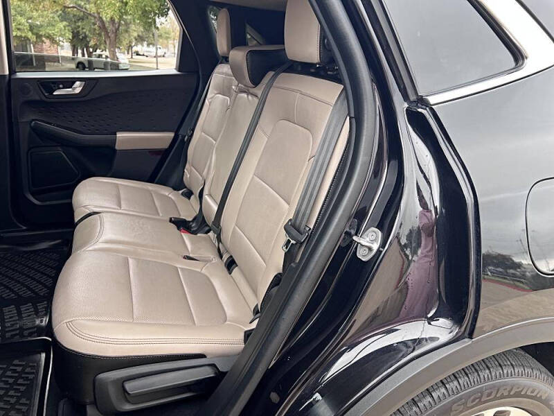 2020 Ford Escape Hybrid Titanium