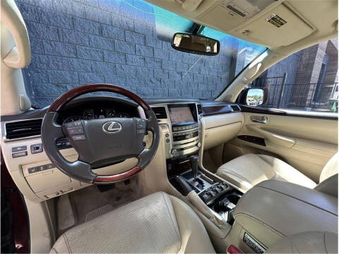 2013 Lexus LX 570