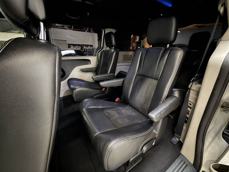 2014 Dodge Grand Caravan SXT 30th Anniversary