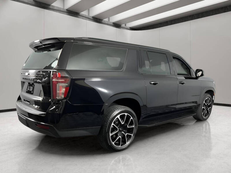 2023 Chevrolet Suburban RST