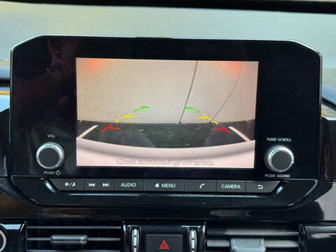 2022 Nissan Pathfinder SV