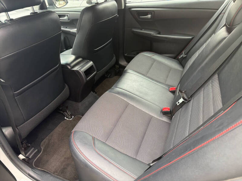 2017 Toyota Camry SE