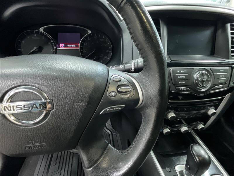 2020 Nissan Pathfinder SV