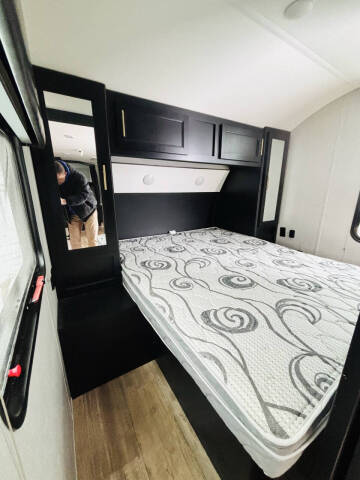 2021 Cherokee Grey Wolf Black Label 23DBHBL